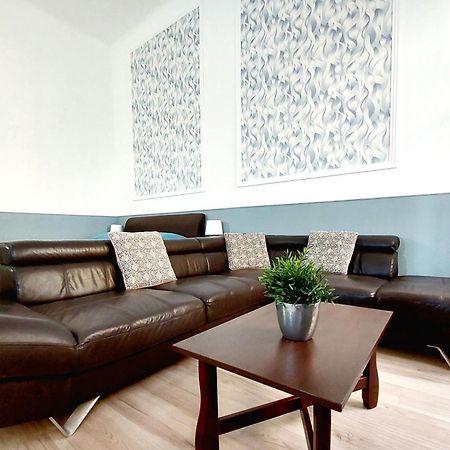 Eoetvoes Apartman Budapest Exteriör bild