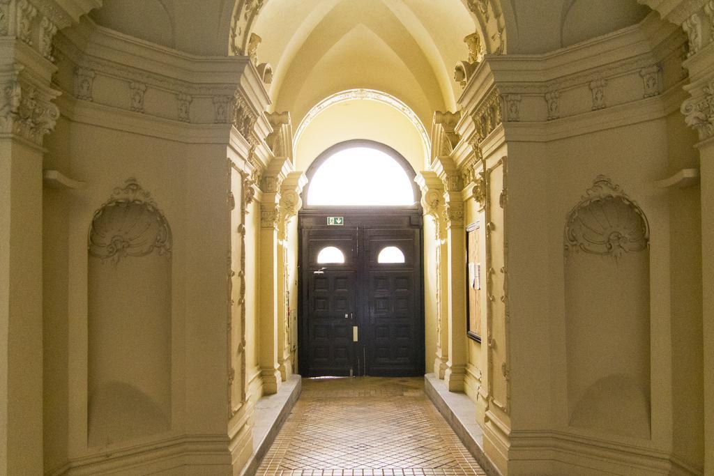 Eoetvoes Apartman Budapest Rum bild