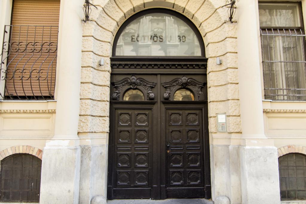 Eoetvoes Apartman Budapest Rum bild