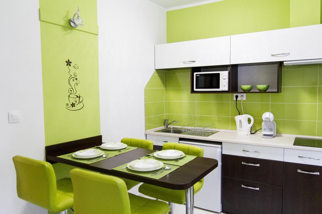 Eoetvoes Apartman Budapest Rum bild