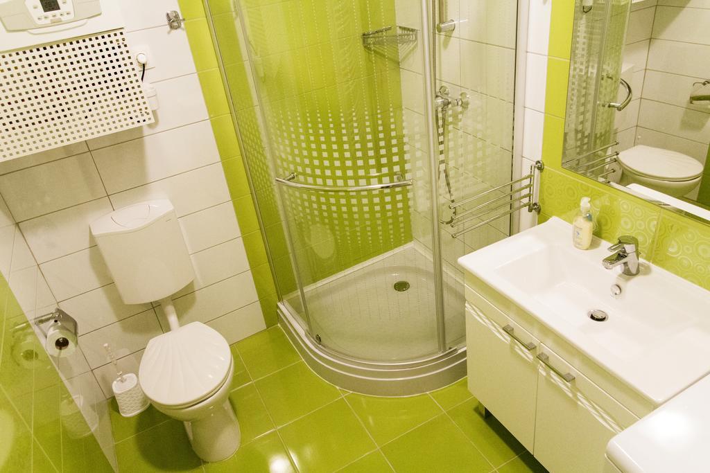Eoetvoes Apartman Budapest Rum bild